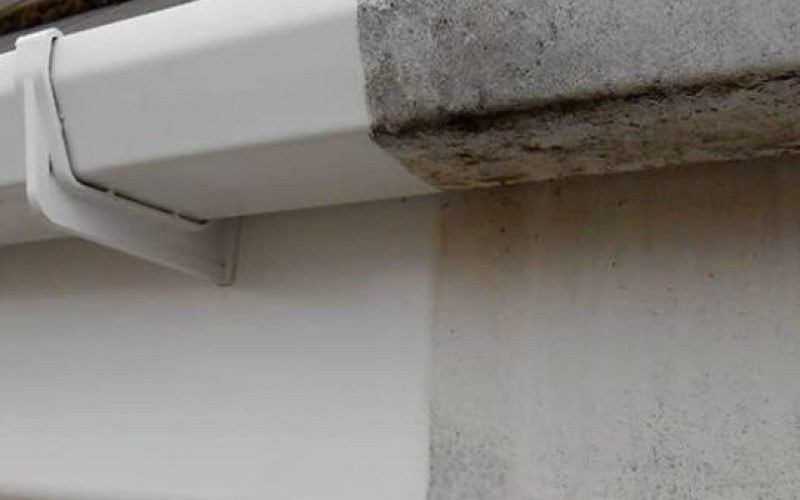 gutter-soffit-cleaning-q2cis6zmdvg8cgkfzqakypxbbmi81w3tg60rjc7m6w